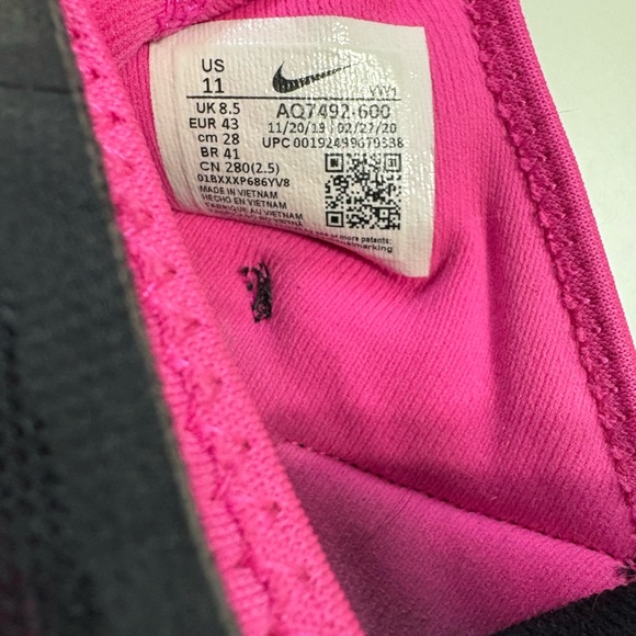 Nike Pink and Black Athletic Shoes - Picture 4 of 6